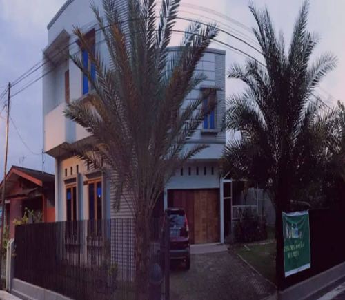Kost Cewek & Cowok : (Simpang Tiga)