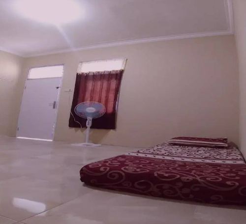 Kost Cowok : (Marpoyan Damai)