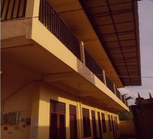 Kost Cowok : (Payung Sekaki)