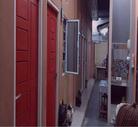 Kost Cewek : (Sukajadi)
