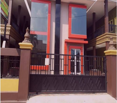 Kost Cewek : (Hot Rade Ro Boarding House) (Belakang RS. Eka Hospital)